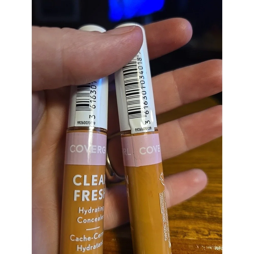 COVERGIRL Clean Fresh Hydrating Concealer, 410 Rich / Deep , 0.23 oz. Lot Of 2